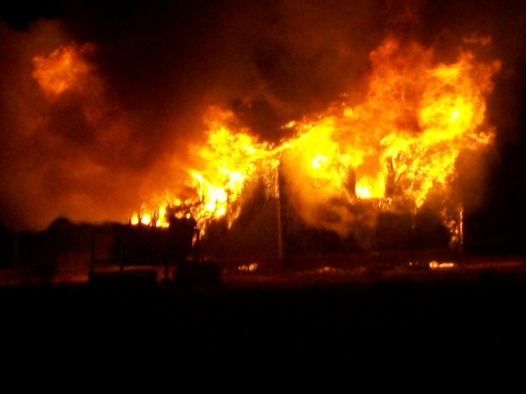 Incendiu dezastruos în comuna Comănești incendiu-dezastruos-comănești