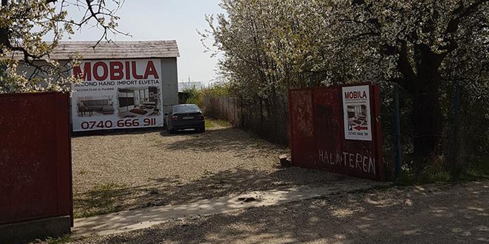 (FOTO) Mobilă second hand, pianine și alte obiecte din Elveția mobila-second-hand-pianine-din-elvetia