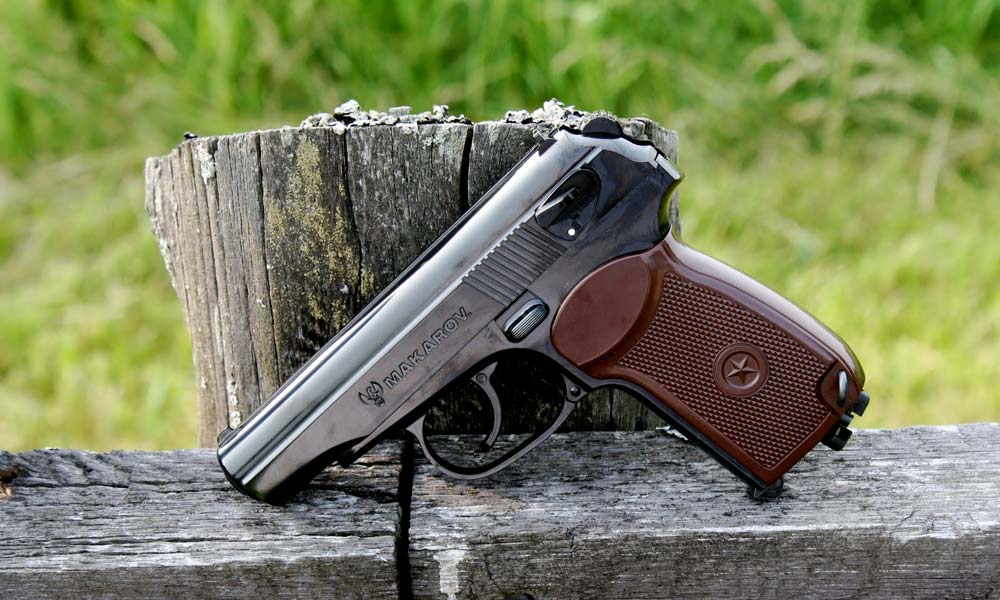 Pistol Makarov, cagule și mănuși găsite într-un Logan din Rădăuți pistol-makarov-cagule-manusi-gasite-intr-un-logan