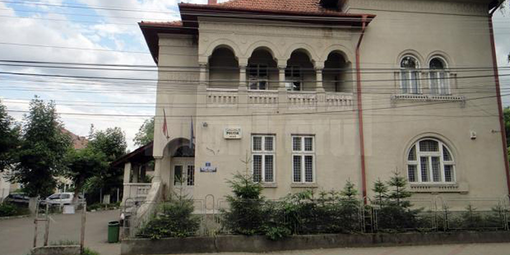 Poliţistă locală reţinută; acuzată că i-a furat telefonul afaceristului Arcadie Plămadă politista-locala-retinuta