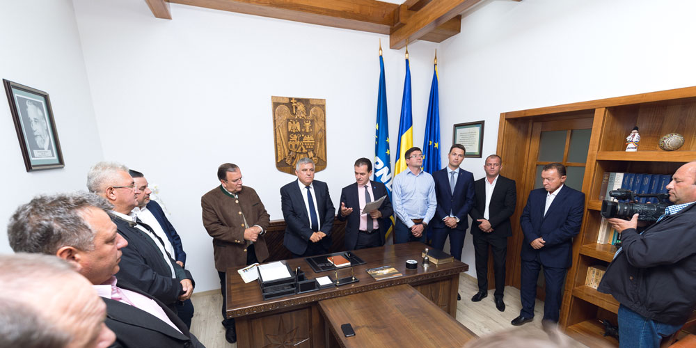 deschiderea-cabinetului-parlamentar-al-deputatului-dumitru-mihalescul-in-radauti deschiderea-cabinetului-parlamentar-al-deputatului-dumitru-mihalescul-in-radauti