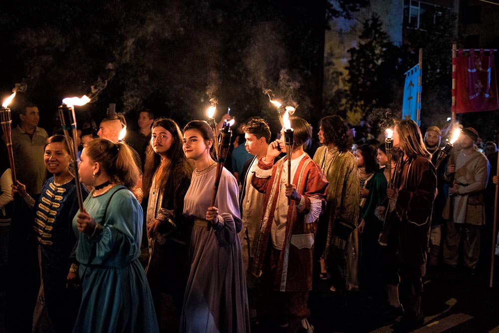 galerie-foto-suceava-gazduieste-cel-mai-mare-festival-medieval-din-romania-1