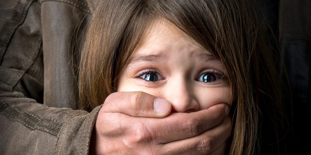 Un bărbat a încercat să-și violeze fetițele timp de 2 ani un-barbat-incercat-sa-si-violeze-fetitele-timp-de-2-ani