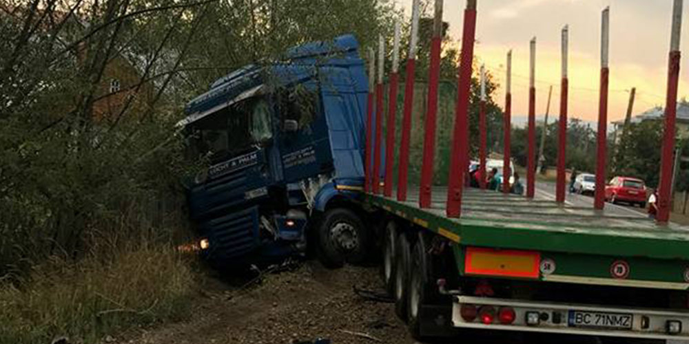 FOTO: Accident grav în Milișăuți accident-grav-in-milisauti-2-low