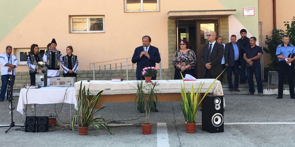 Flutur susţine înfiinţarea mai multor şcoli profesionale flutur-sustine-infiintarea-mai-multor-scoli-profesionale