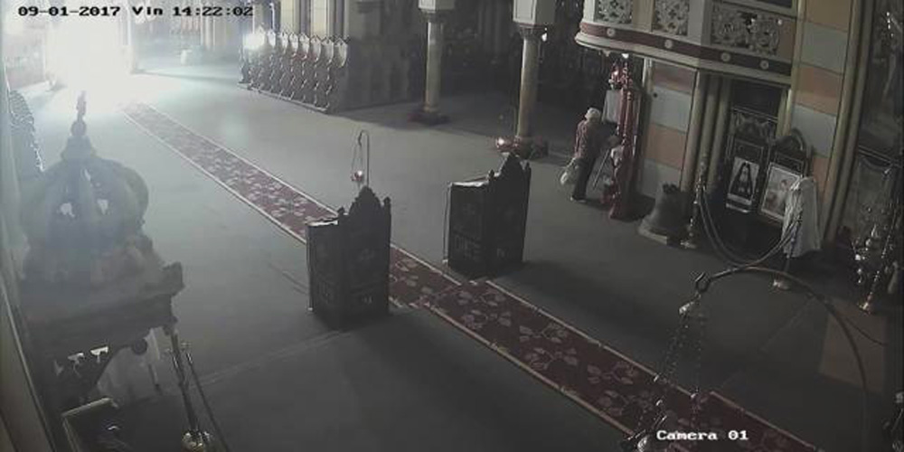 Icoană furată în mijlocul zilei din Catedrala Ortodoxă Rădăuți icoana-furata-in-mijlocul-zilei-din-catedrala-ortodoxa-radauti