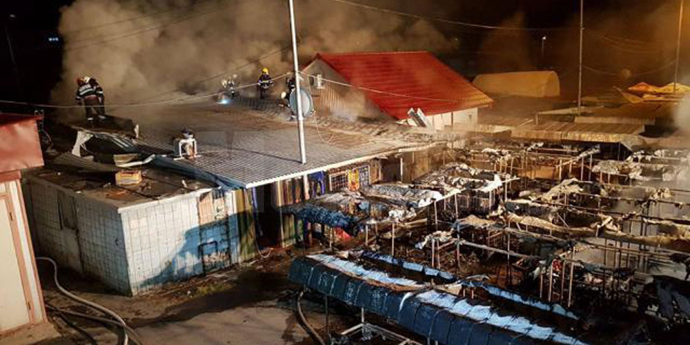 Incendiu puternic la tarabele din Piața Burdujeni incendiu-puternic-la-tarabele-din-piata-burdujeni