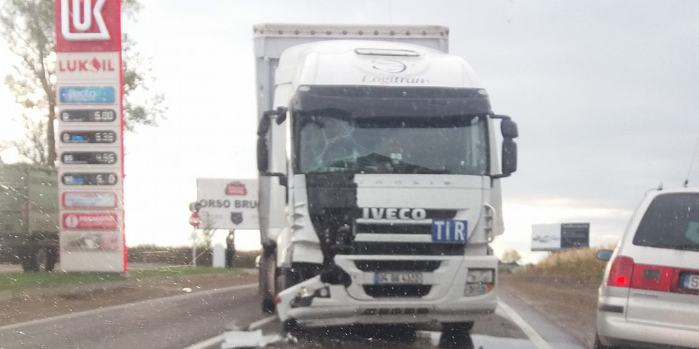 accident-tir-romanesti accident-tir-romanesti