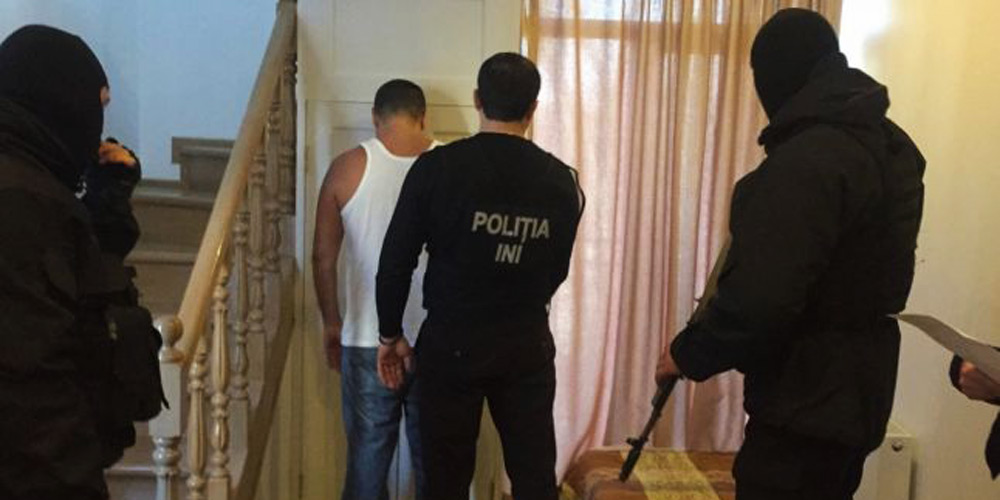 „Loveryboy” din Arbore, condamnat la aproape 7 ani de închisoare pentru trafic de minori loveryboy-din-arbore-condamnat-la-aproape-7-ani-de-inchisoare-pentru-trafic-de-minori