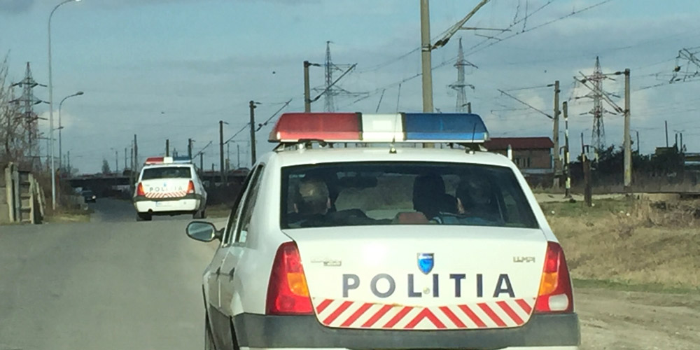 Un tânăr șofer a comis 15 contravenții pentru a fugi de poliția ce-l urmărea un-tanar-sofer-a-comis-15-contraventii-pentru-a-fugi-de-politia-ce-l-urmarea