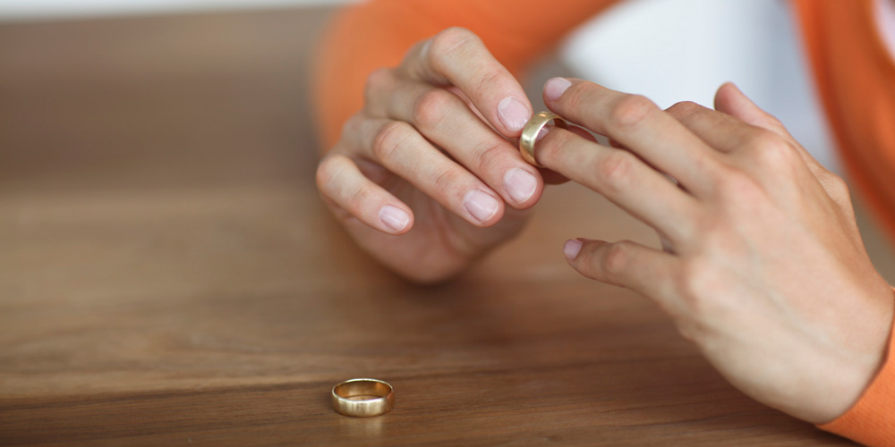 A încercat să se sinucidă după ce soția i-a cerut divorțul a-incercat-sa-se-sinucida-dupa-ce-sotia-i-a-cerut-divortul