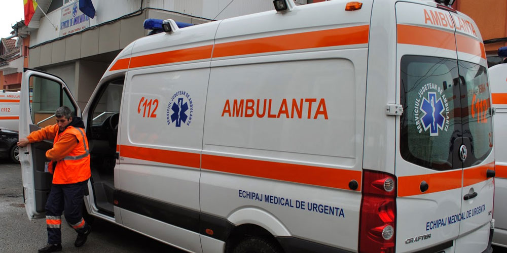 Fetiță de 10 luni la urgențe după ce a căzut în cap fetita-de-10-luni-la-urgente-dupa-ce-cazut-cap