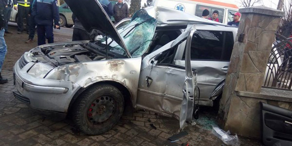 (FOTO) Accident la Milișăuți, unde o femeie și copilul ei au fost grav răniți accident-la-milisauti-unde-o-femeie-si-copilul-ei-au-fost-grav-raniti-4