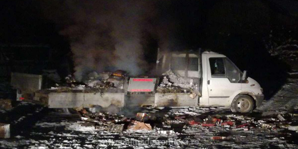 Bărbat arestat după ce a dat foc la o autoutilitară plină cu țigări Bărbat arestat după ce a dat foc la o autoutilitară plină cu țigări