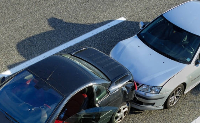 coliziune-fata-spate-auto