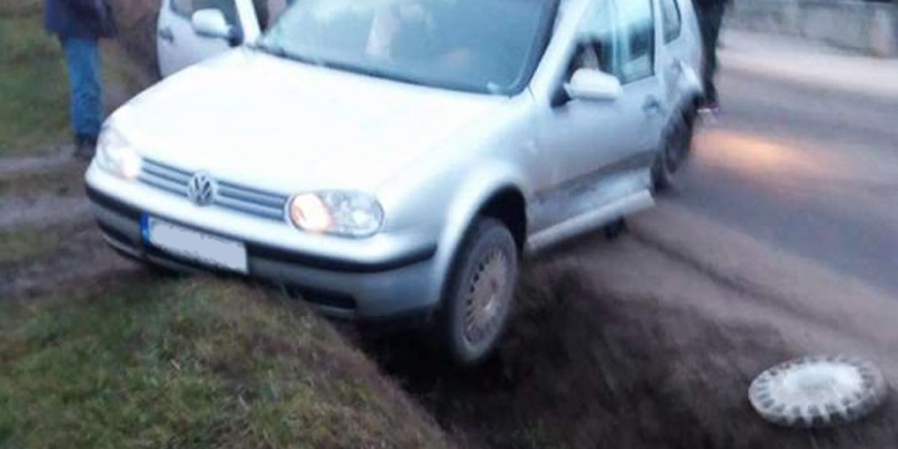 accident-la-marginea-cu-o-persoana-ranita-si-trei-masini-implicate-4
