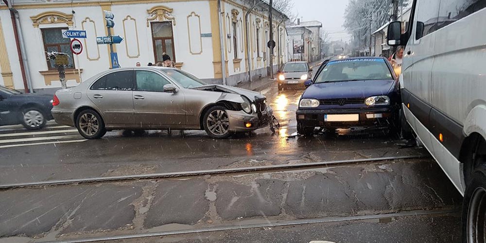 Accident în Rădăuți, aproape de calea ferată accident-radauti-aproape-de-calea-ferata-1