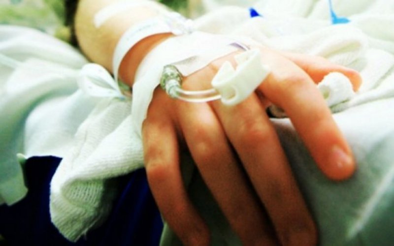 Un barbat din Fratautii Noi a fost transportat in coma si cu hipotermie la spital, dupa ce a fost gasit aproape inghetat in casa barbat-inghetat
