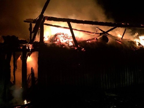 Incendiu cu pagube de peste 25.000 lei pornit de la o afumatoare, intr-o gospodarie din Sucevita incendiu-sucevita