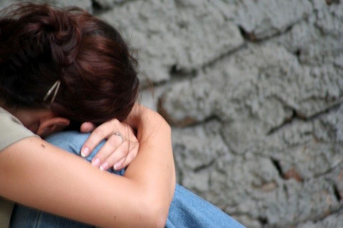 Pedepse extrem de mici pentru membrii unei grupări ce a obligat o fată din Bădeuţi să se prostitueze în Spania şi Italia prostitueze-badeuti