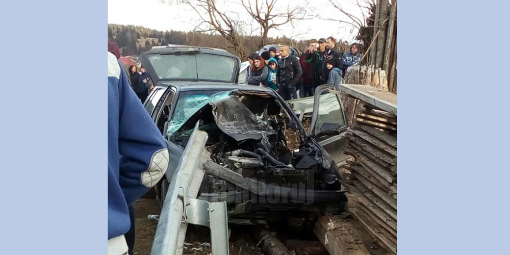 tanar-mort-dupa-ce-s-a-izbit-cu-masina-intr-un-parapet-2