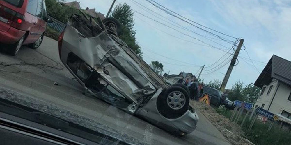Mașină răsturnată în urma unui accident la Iaslovăț masina-rasturnata-in-urma-unui-accident-la-iaslovat
