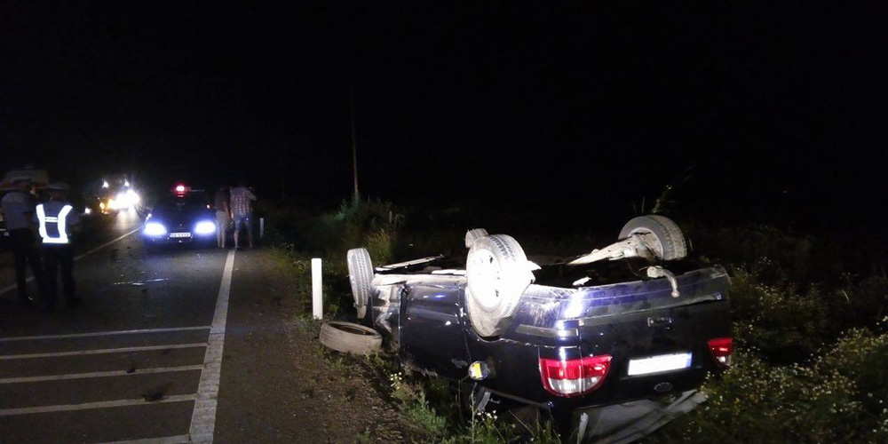 Patru adolescenți răniți, după ce autoturismul cu care circulau s-a răsturnat patru-adolescenti-raniti-dupa-ce-autoturismul-cu-care-circulau-s-a-rasturnat