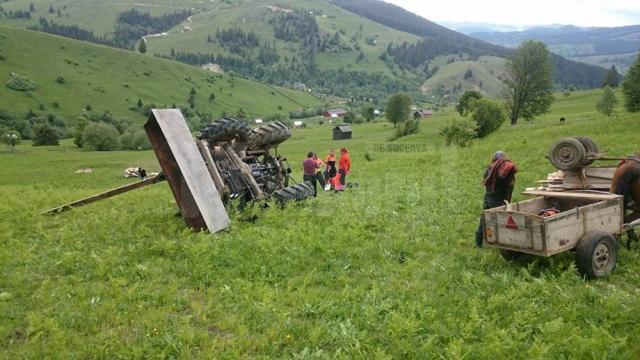 Un tractorist și-a găsit sfârşitul în tractorul cu care s-a răsturnat pe o păşune un-tractorist-si-a-gasit-sfarsitul-in-tractorul-cu-care-s-a-rasturnat-pe-o-pasune-1