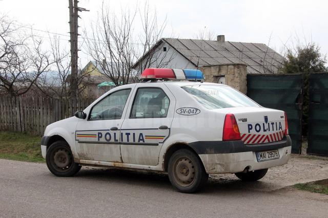 Un bărbat din Broşteni şi-a omorât soţia cu un cuţit, după care s-a predat poliţiştilor un-barbat-din-brosteni-si-a-omorat-sotia-cu-un-cutit-dupa-care-s-a-predat-politistilor