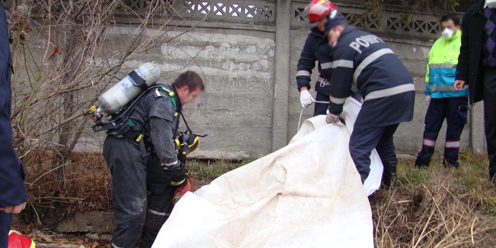 Vadu Moldovei: un bărbat a decedat după ce a căzut peste el o placă de beton vadu-moldovei-un-barbat-a-decedat-dupa-ce-a-cazut-peste-el-o-placa-de-beton