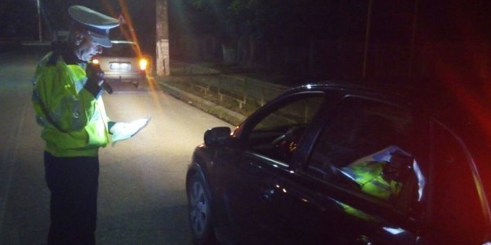 Adolescentă de 16 ani din Milișăuți prinsă la volanul unei mașini adolescenta-de-16-ani-din-milisauti-prinsa-la-volanul-unei-masini