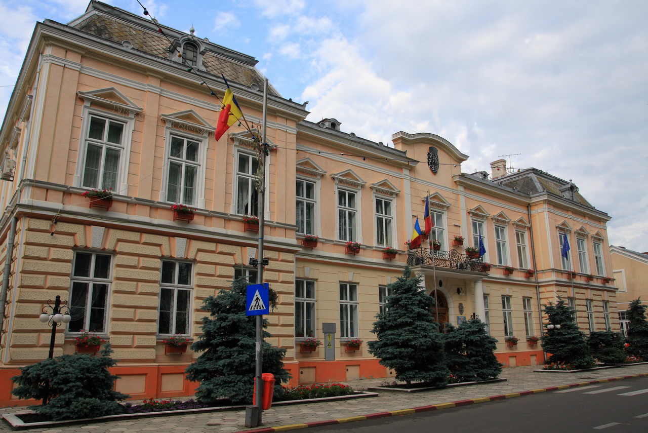 Primăria Rădăuți nu oferă angajaților vouchere de vacanță, vrea să direcționeze banii spre alte investiții primaria-radauti-nu-ofera-angajatilor-vouchere-de-vacanta-vrea-sa-directioneze-banii-spre-alte-investitii