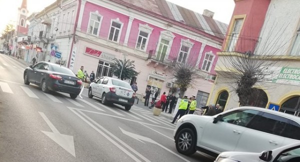 femeie-de-72-de-ani-accidentata-pe-trecerea-de-pietoni-in-centrul-radautiului