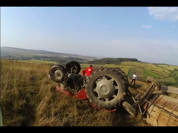 un-barbat-a-murit-dupa-ce-a-fost-strivit-de-un-tractor-la-galanesti