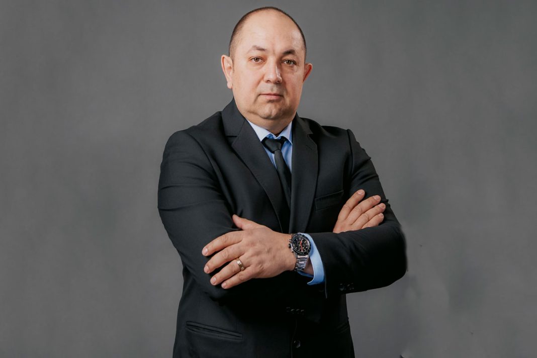 Dan Marcu, antreprenor din Rădăuți, a fost primul anunțat oficial pentru cursa electorală la funcția de primar al orașului Rădăuți Dan Marcu, antreprenor din Rădăuți, a fost primul anunțat oficial pentru cursa electorală la funcția de primar al orașului Rădăuți