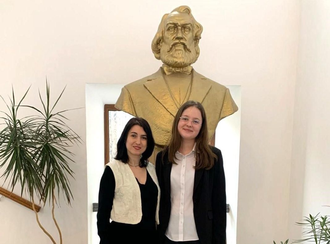 Strălucire Academică Premiul I pentru Georgiana Solovăstru la Olimpiada Națională de Limba Română Strălucire Academică Premiul I pentru Georgiana Solovăstru la Olimpiada Națională de Limba Română