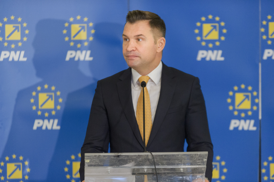 Controverse la Piatra Neamţ: Nemulţumirea PNL faţă de PSD pentru distribuirea de ulei, făină, zahăr şi orez în diverse cartiere Controverse la Piatra Neamţ: Nemulţumirea PNL faţă de PSD pentru distribuirea de ulei, făină, zahăr şi orez în diverse cartiere