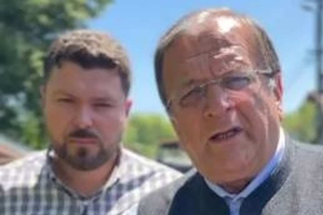 Loghin disperat, de mână cu Flutur și în ziua de votare Loghin disperat, de mână cu Flutur și în ziua de votare