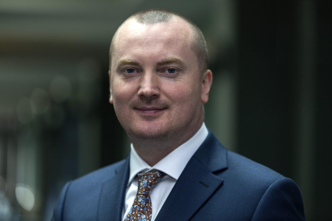 Parodontoza: O Boală Frecventă și Gravă, Tratată de Dr. Tudor Cocerhan din Rădăuți Parodontoza: O Boală Frecventă și Gravă, Tratată de Dr. Tudor Cocerhan din Rădăuți
