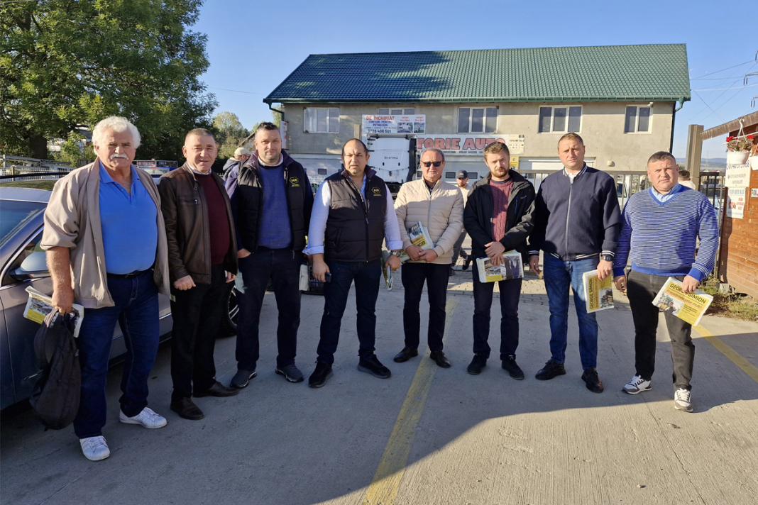 AUR Rădăuți și organizațiile din zonă au promovat astăzi „Planul Simion” în Piața Auto Rădăuți AUR Rădăuți și organizațiile din zonă au promovat astăzi „Planul Simion” în Piața Auto Rădăuți