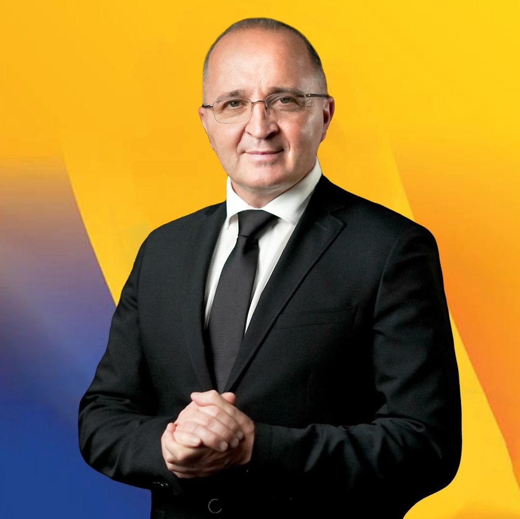 Deputat român, umilit la granița Ucrainei, reținut, dezbrăcat și declarat „dușman al poporului” Deputat român, umilit la granița Ucrainei, reținut, dezbrăcat și declarat „dușman al poporului”