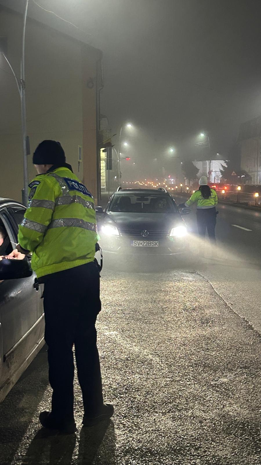 PESTE 300 DE PERSOANE LEGITIMATE ÎN CADRUL UNEI RAZII MUNICIPIUL FĂLTICENI ȘI ÎN ORAȘUL GURA HUMORULUI PESTE 300 DE PERSOANE LEGITIMATE ÎN CADRUL UNEI RAZII MUNICIPIUL FĂLTICENI ȘI ÎN ORAȘUL GURA HUMORULUI
